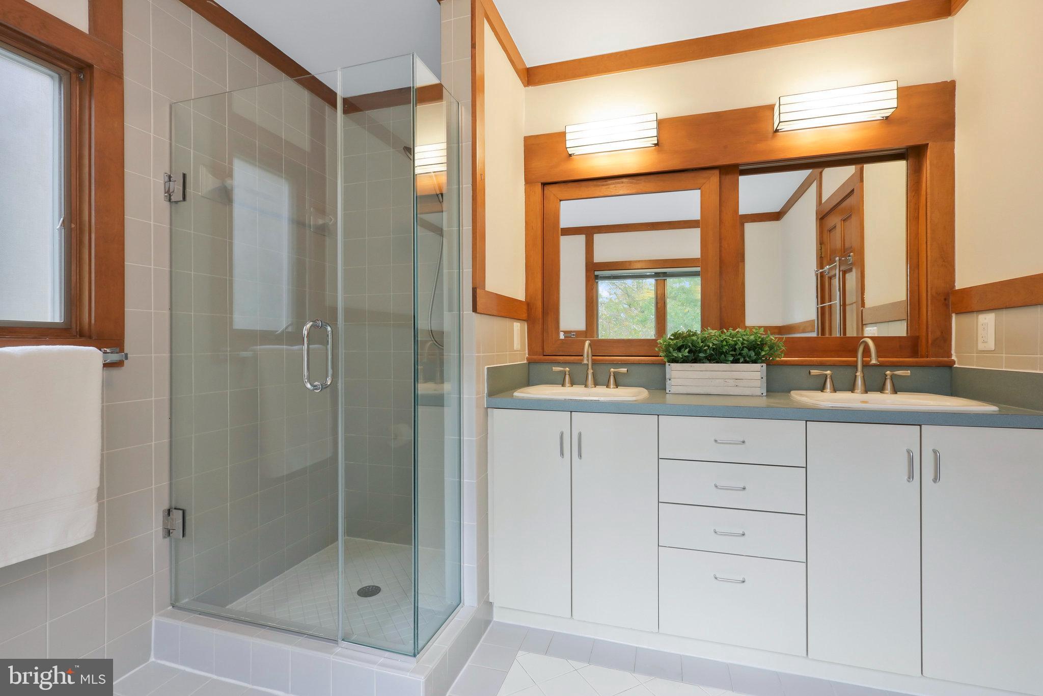 3105 Worthington Cir