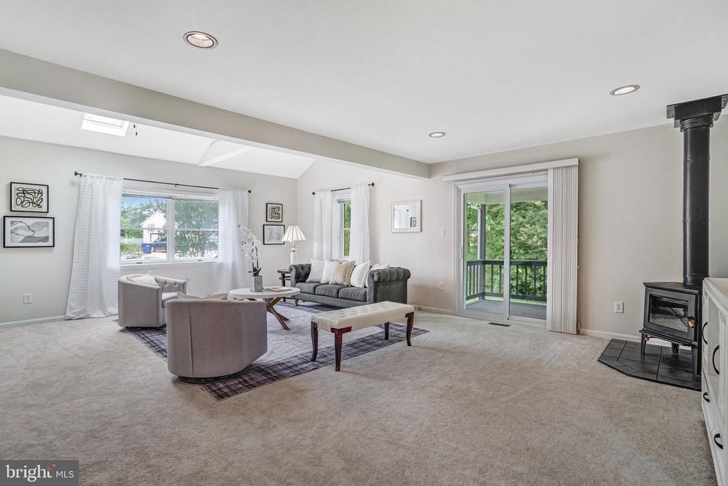 5927 Dove Dr