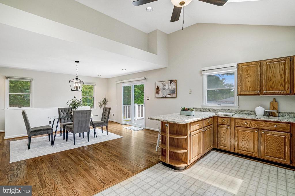 5927 Dove Dr