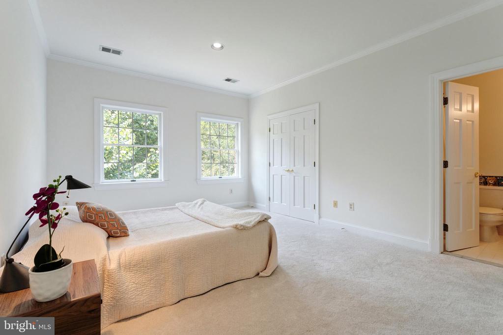 250 GOLDEN WOODS COURT