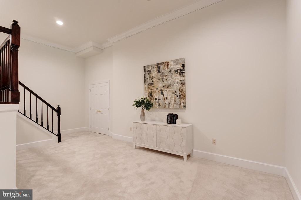 250 GOLDEN WOODS COURT