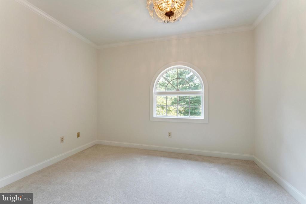 250 GOLDEN WOODS COURT