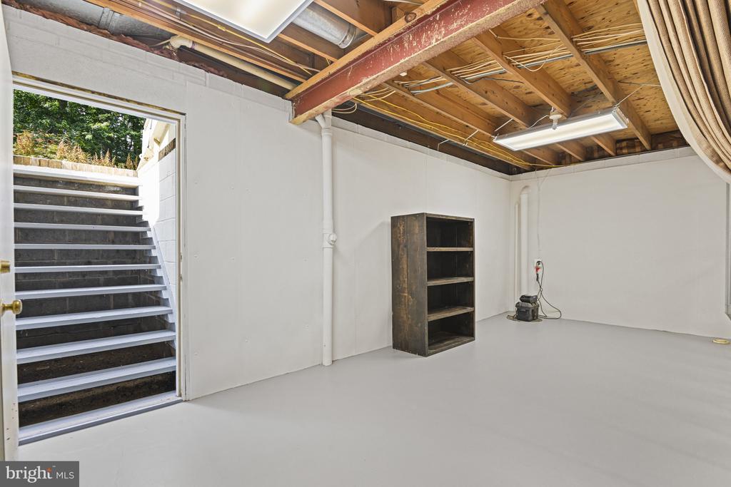 2330 AUGUSTUS COURT