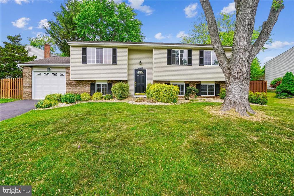 4407 VANTAGE COURT