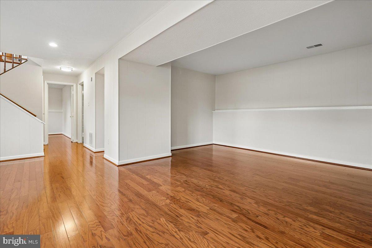 4407 VANTAGE COURT