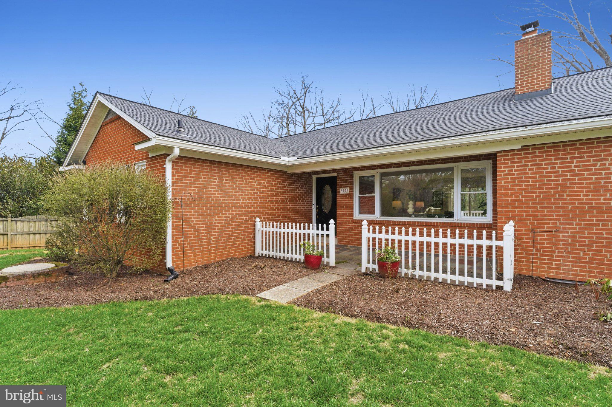 8509 CRESTVIEW DRIVE