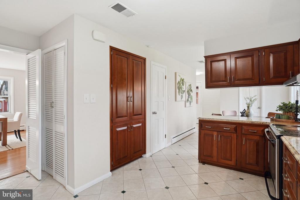 8509 CRESTVIEW DRIVE