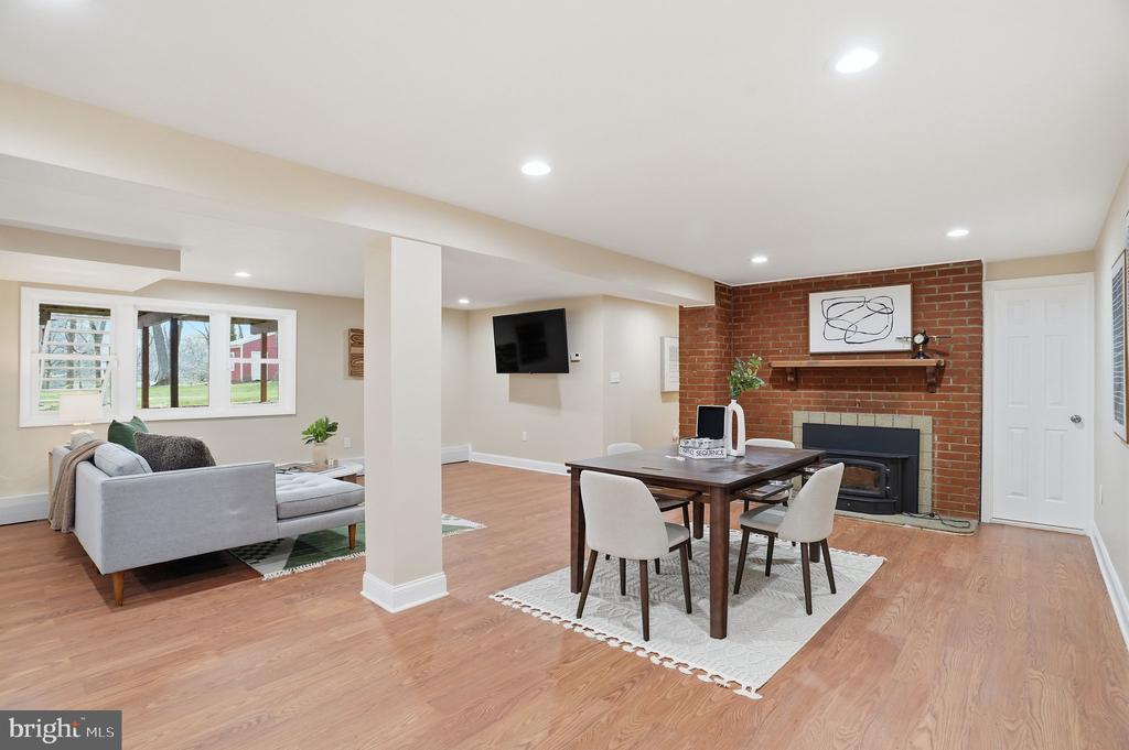 8509 CRESTVIEW DRIVE