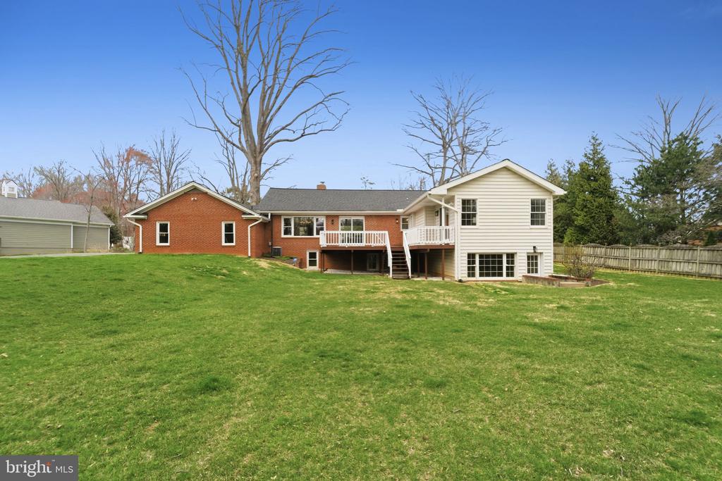 8509 CRESTVIEW DRIVE