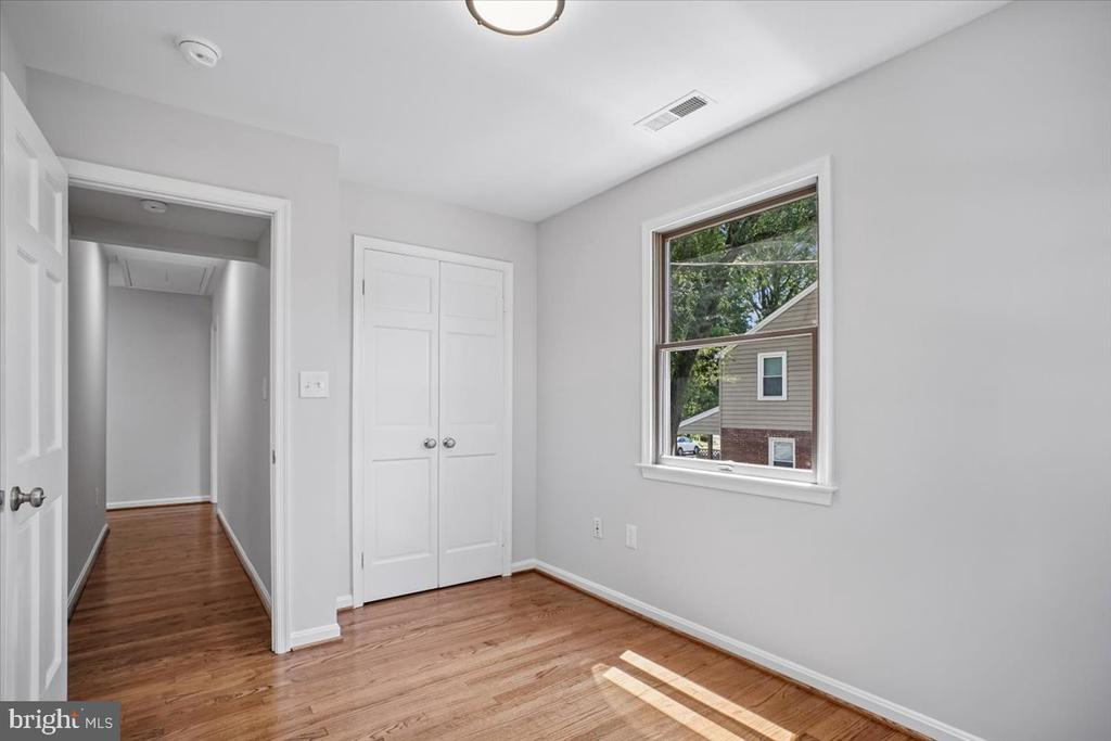 6016 WILLIAMSBURG ROAD