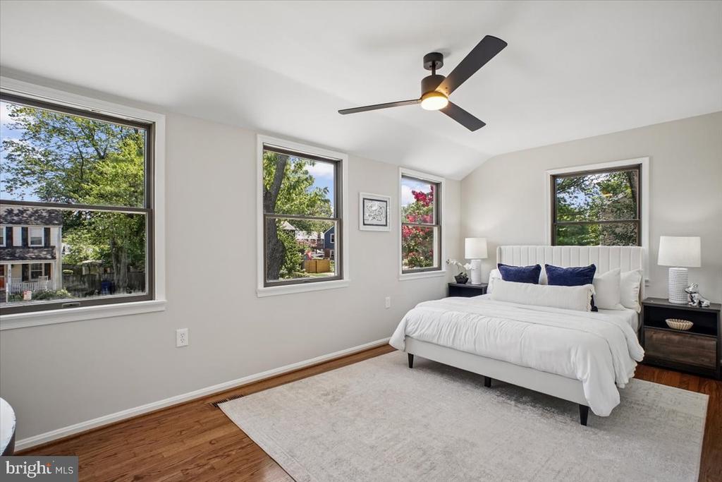 6016 WILLIAMSBURG ROAD