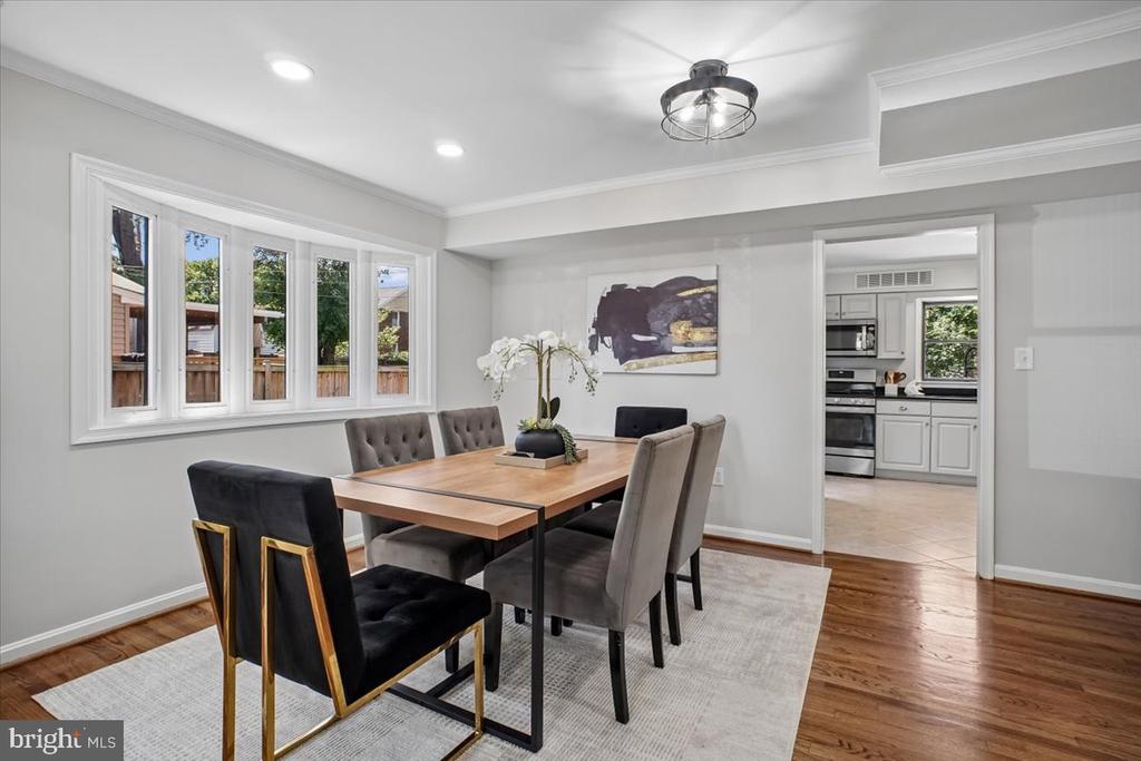 6016 WILLIAMSBURG ROAD