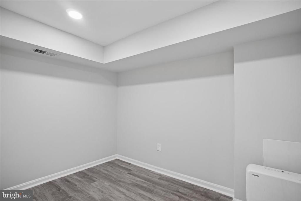 6016 WILLIAMSBURG ROAD