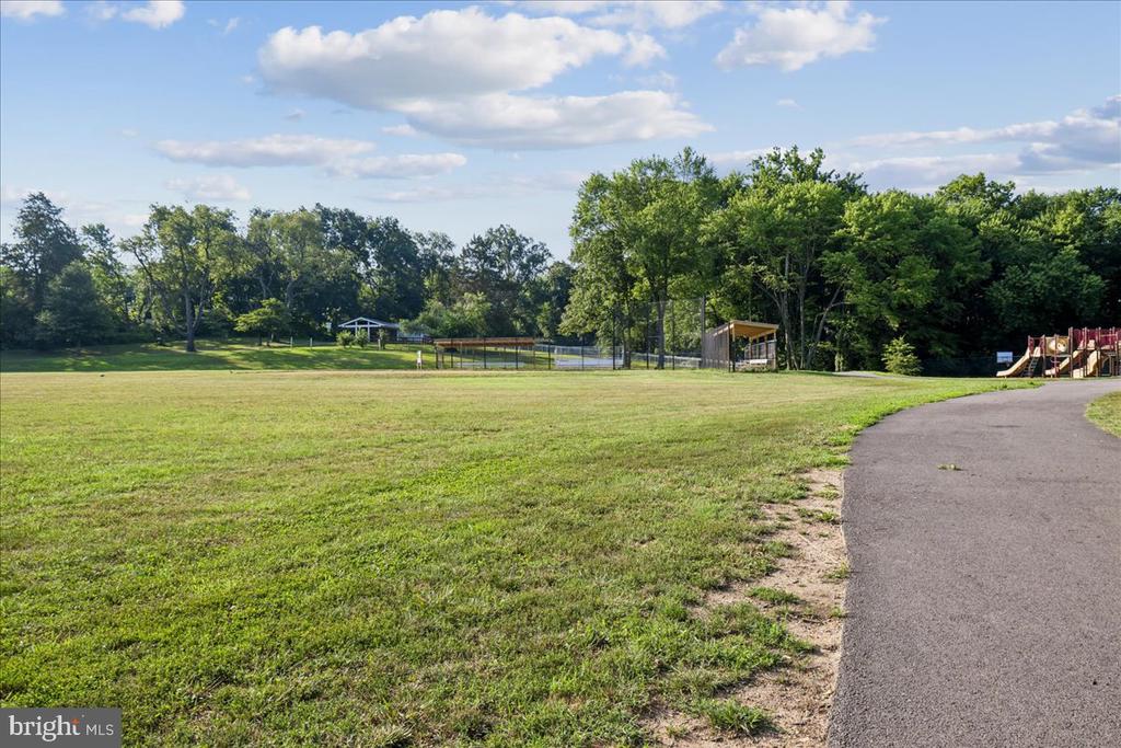 6016 WILLIAMSBURG ROAD
