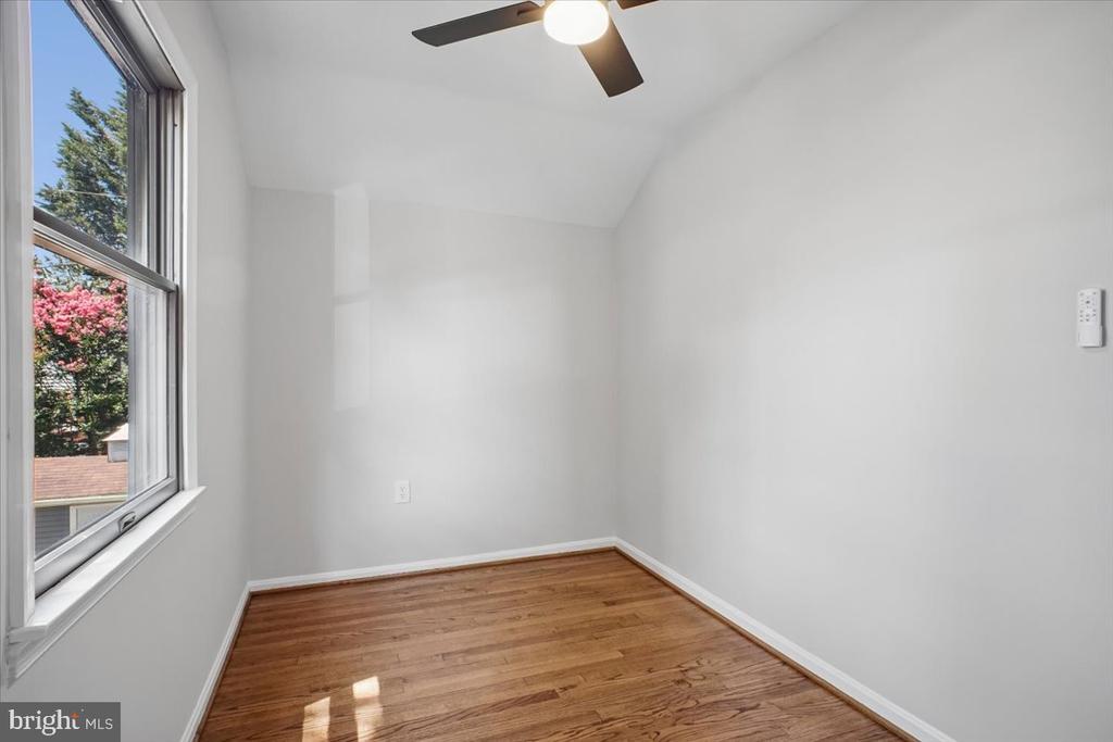 6016 WILLIAMSBURG ROAD