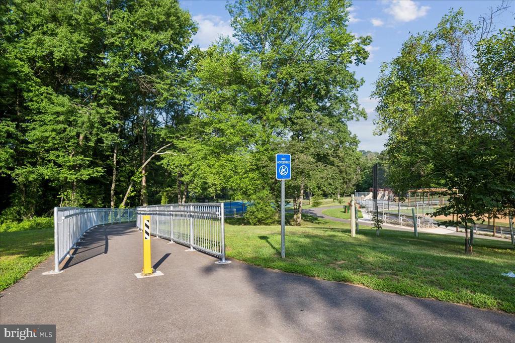 6016 WILLIAMSBURG ROAD