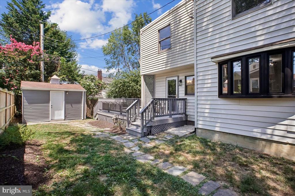 6016 WILLIAMSBURG ROAD