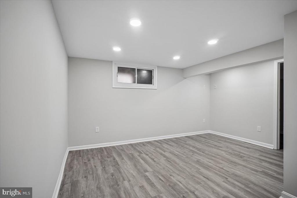6016 WILLIAMSBURG ROAD