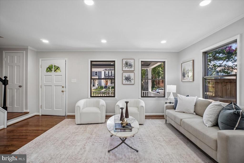 6016 WILLIAMSBURG ROAD