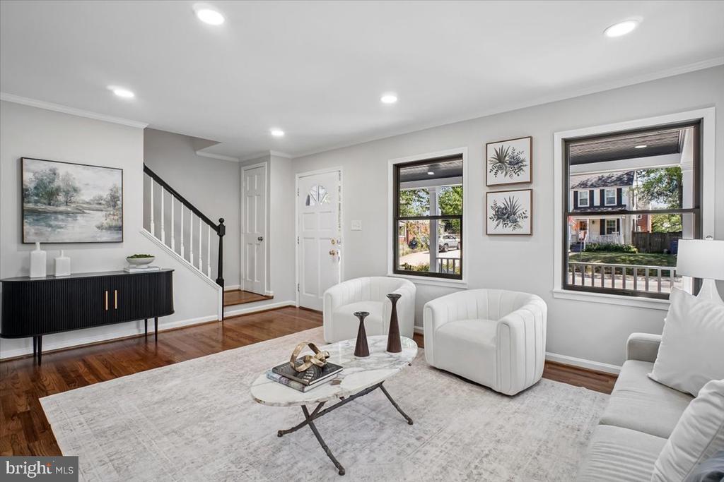 6016 WILLIAMSBURG ROAD