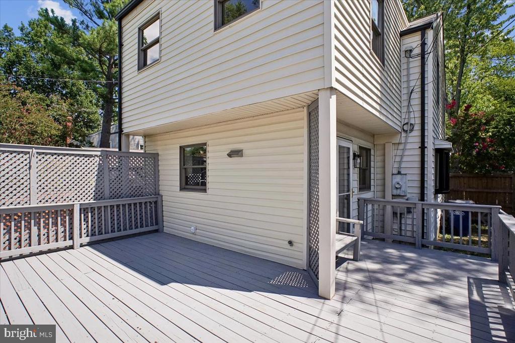6016 WILLIAMSBURG ROAD