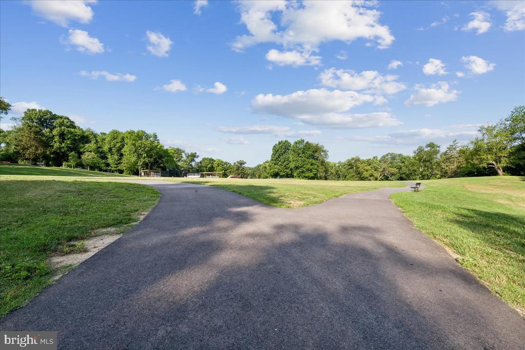 6016 WILLIAMSBURG ROAD