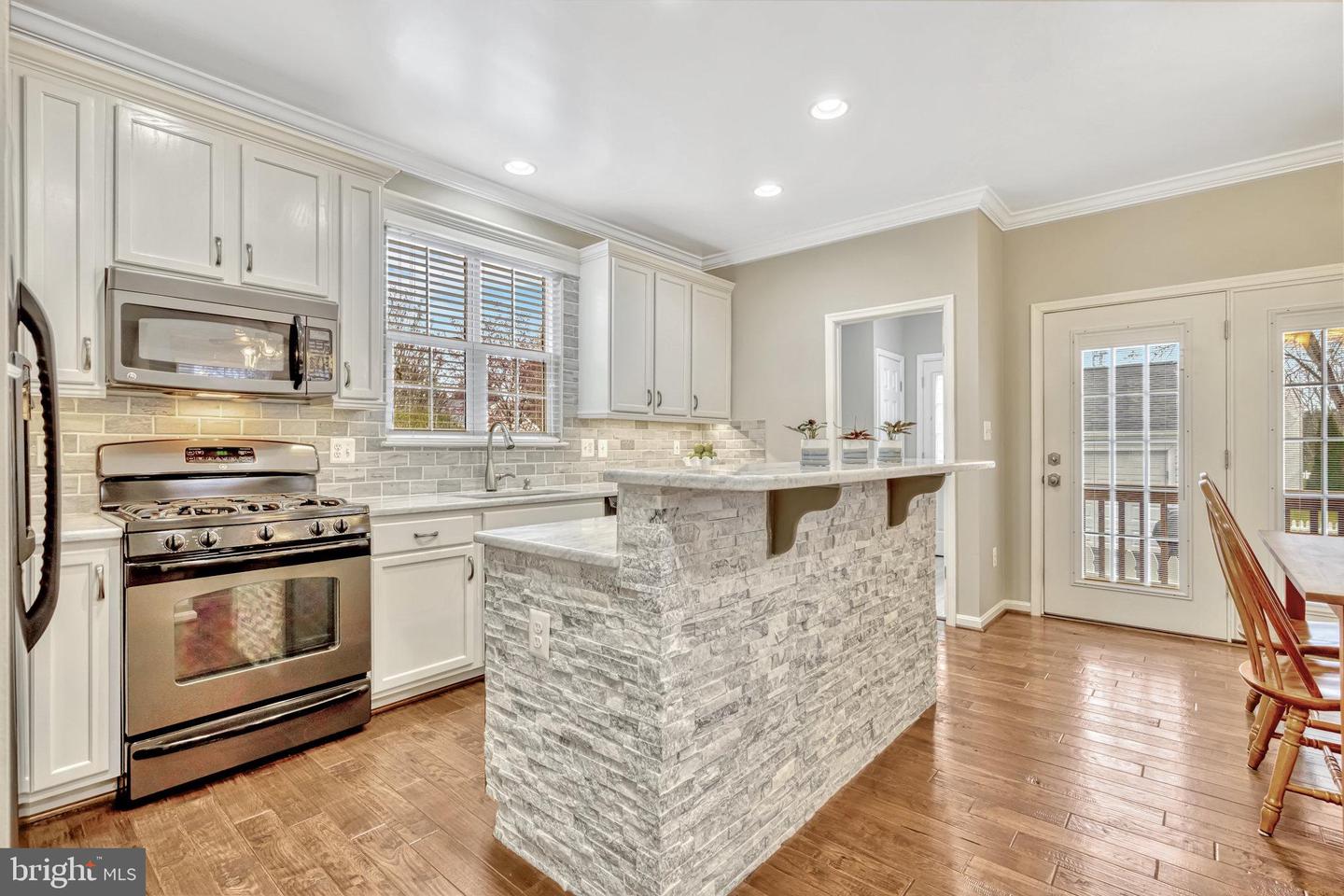 10252 Peel Ring Pl