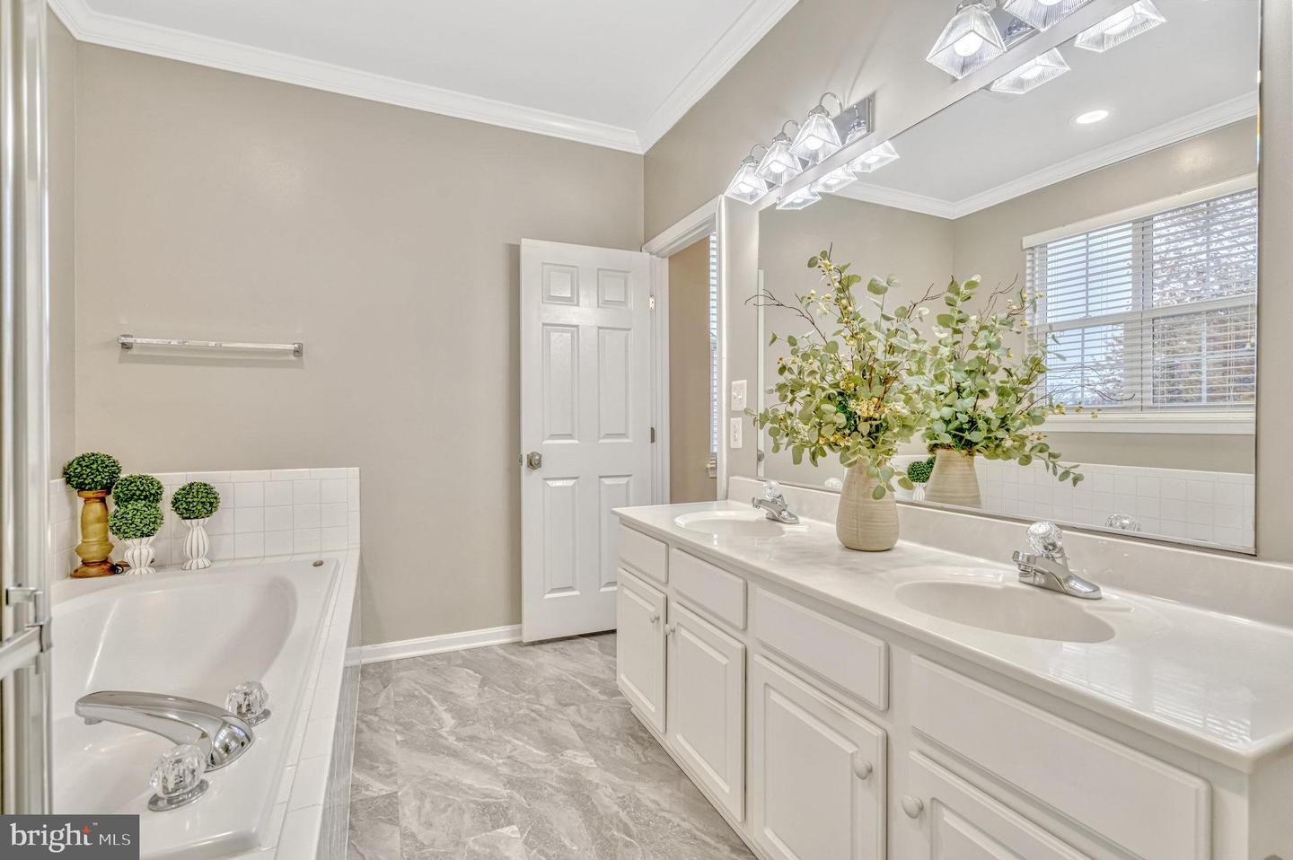 10252 Peel Ring Pl