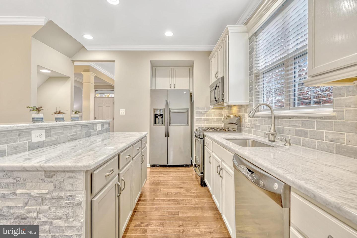 10252 Peel Ring Pl