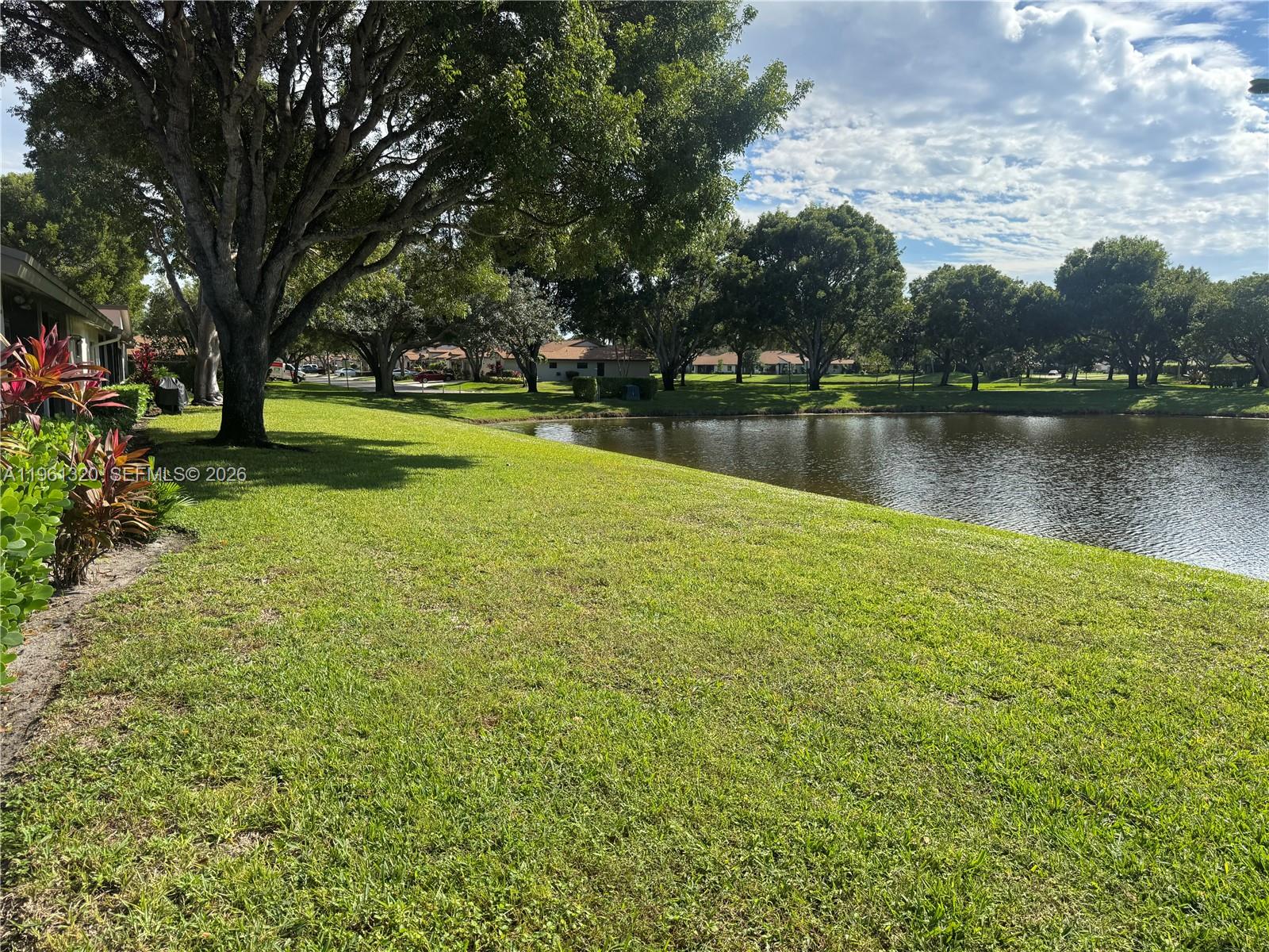 8200 Whispering Palm Dr