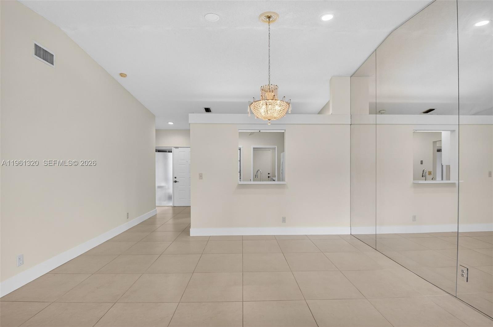 8200 Whispering Palm Dr