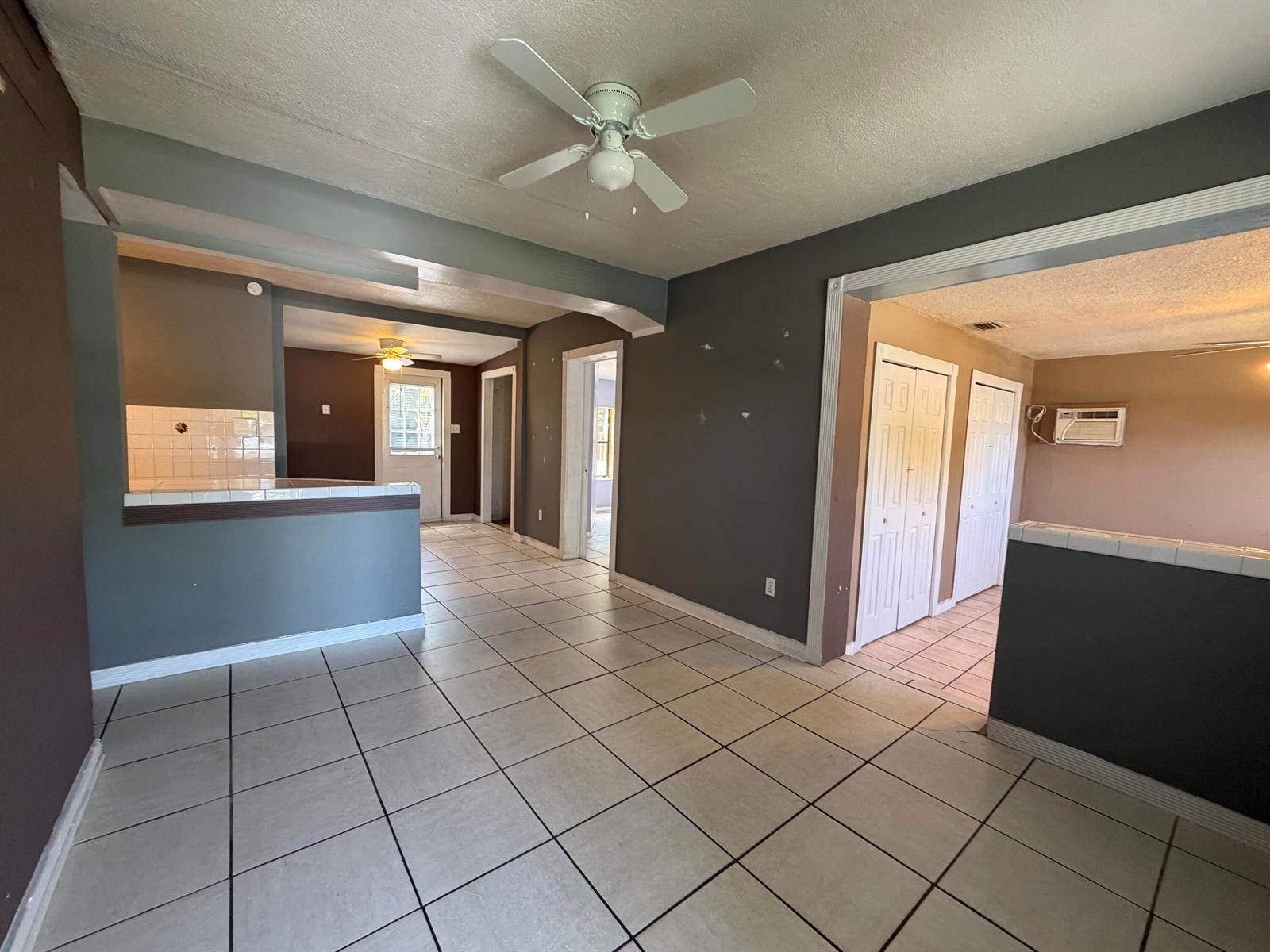 5233 NE 20th Terrace