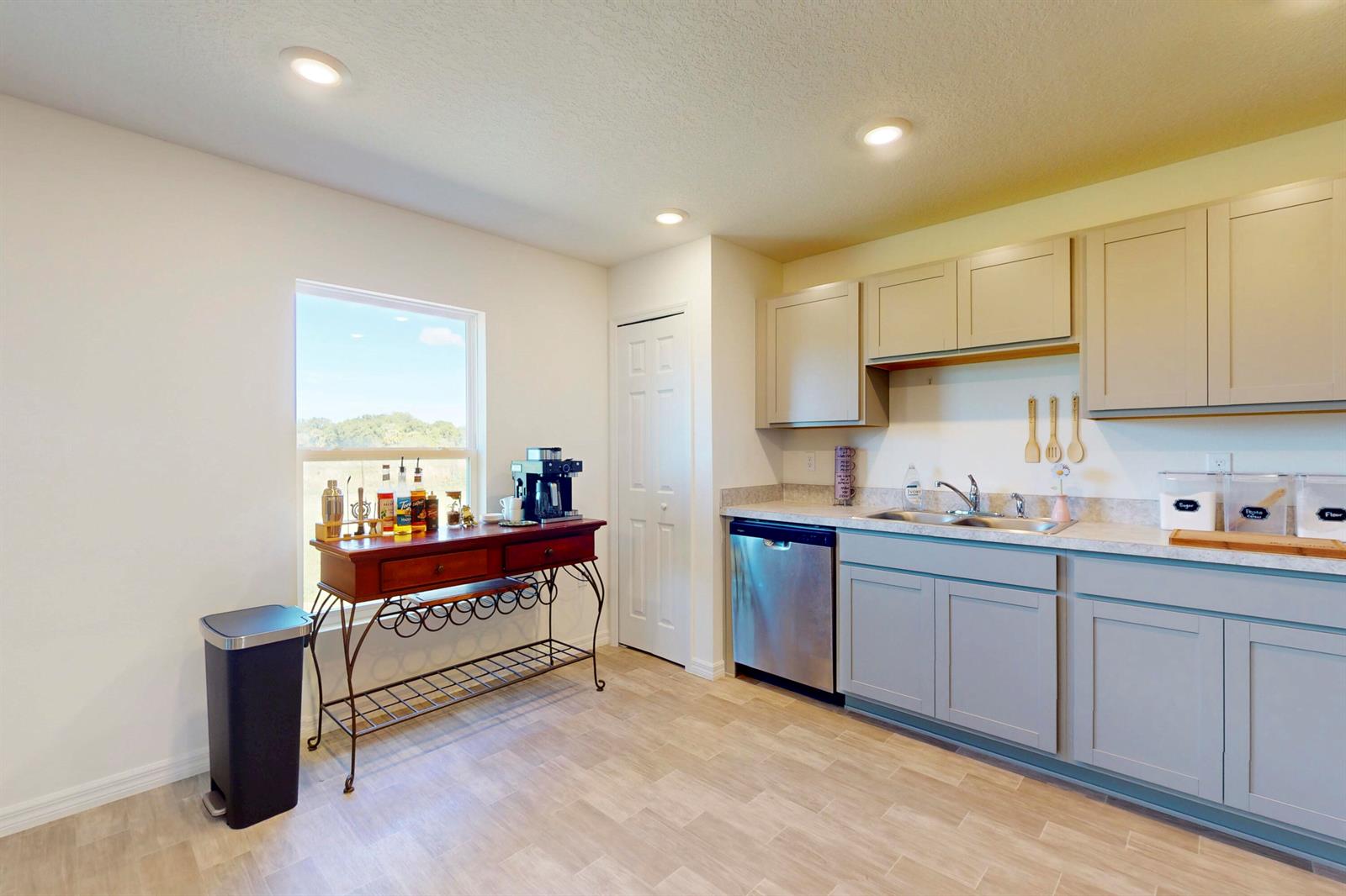 1305 NW 7th Avenue