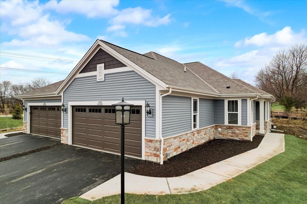 W204N17607 Laurel Pl 102