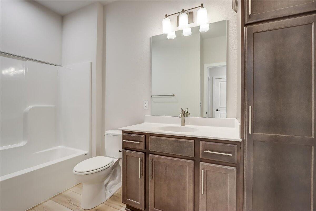 W204N17607 Laurel Pl 102