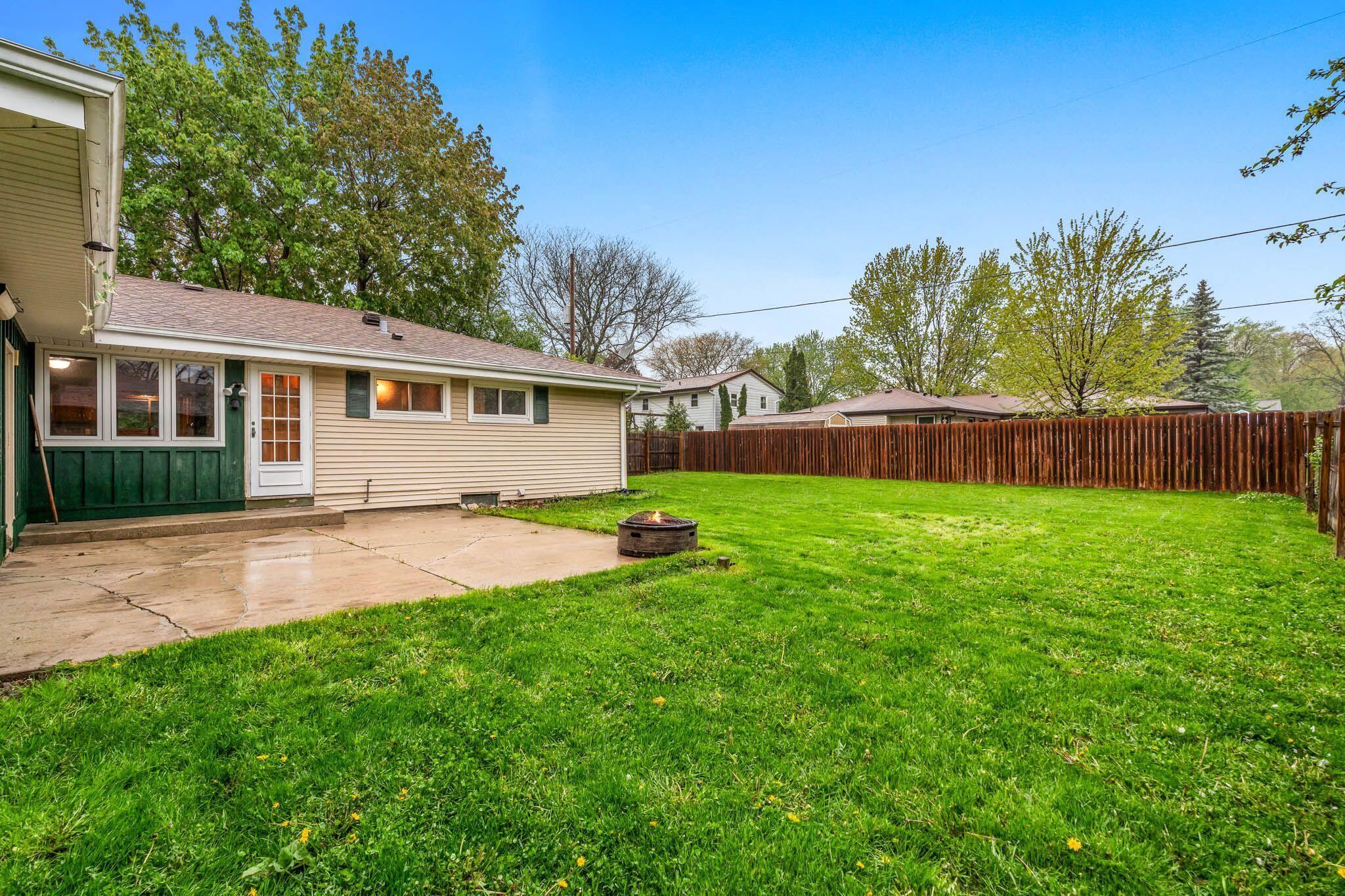 N114W15236 Vicksburg Ave