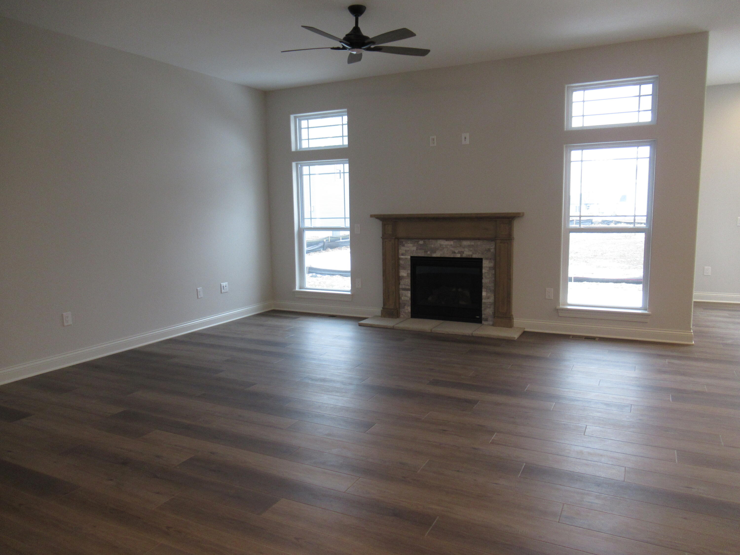 1538 Creekview Ct