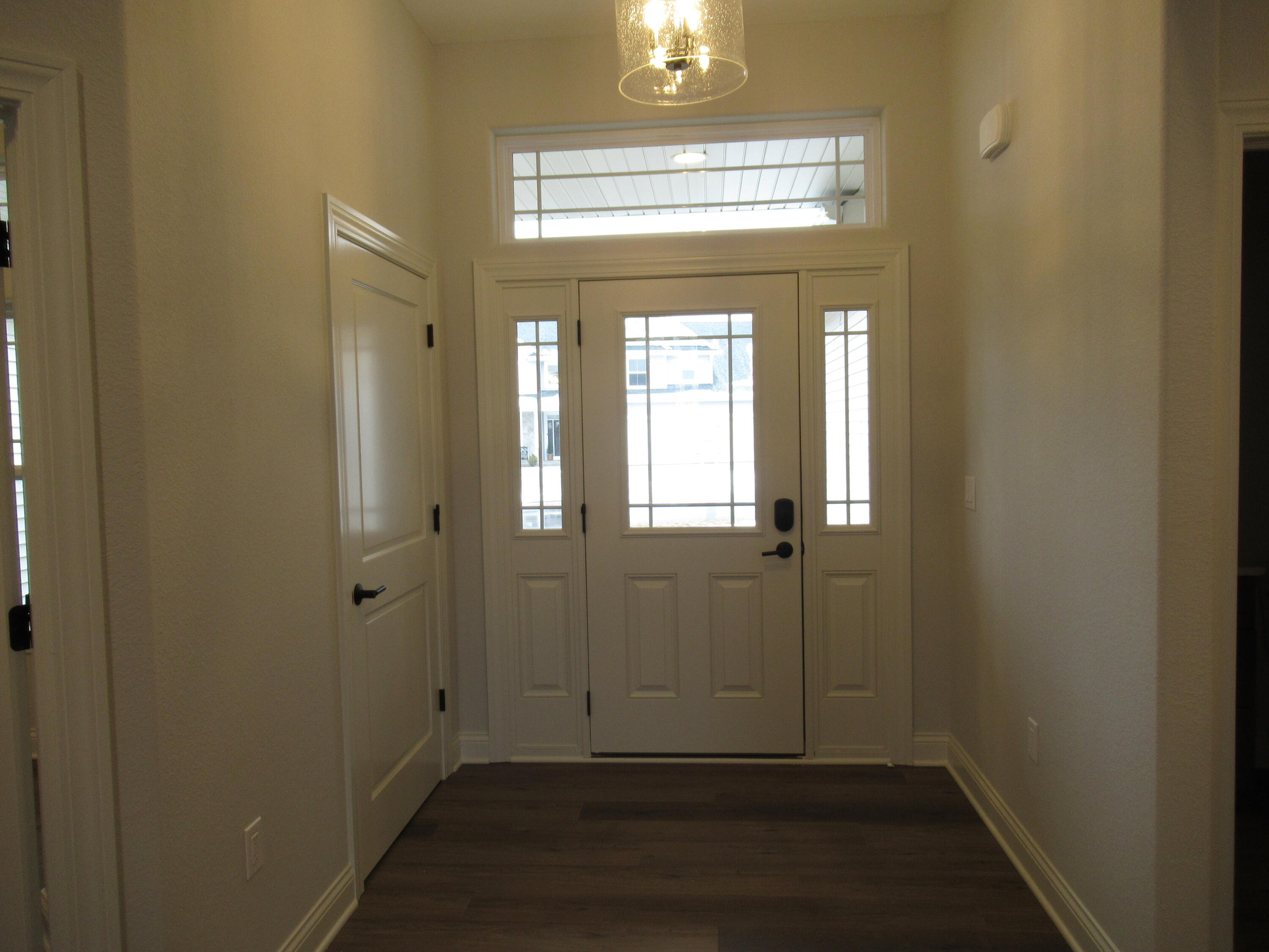 1538 Creekview Ct