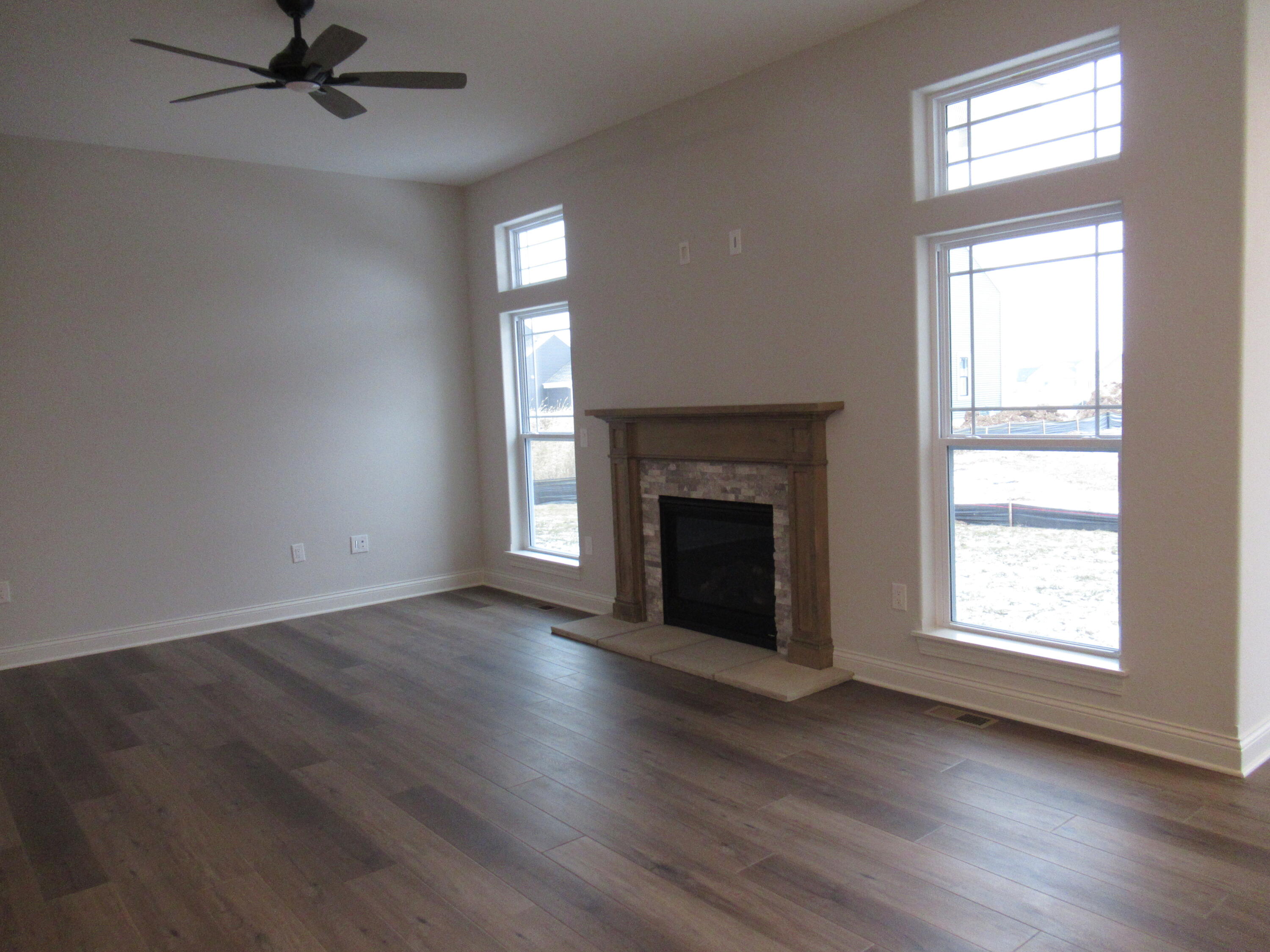 1538 Creekview Ct