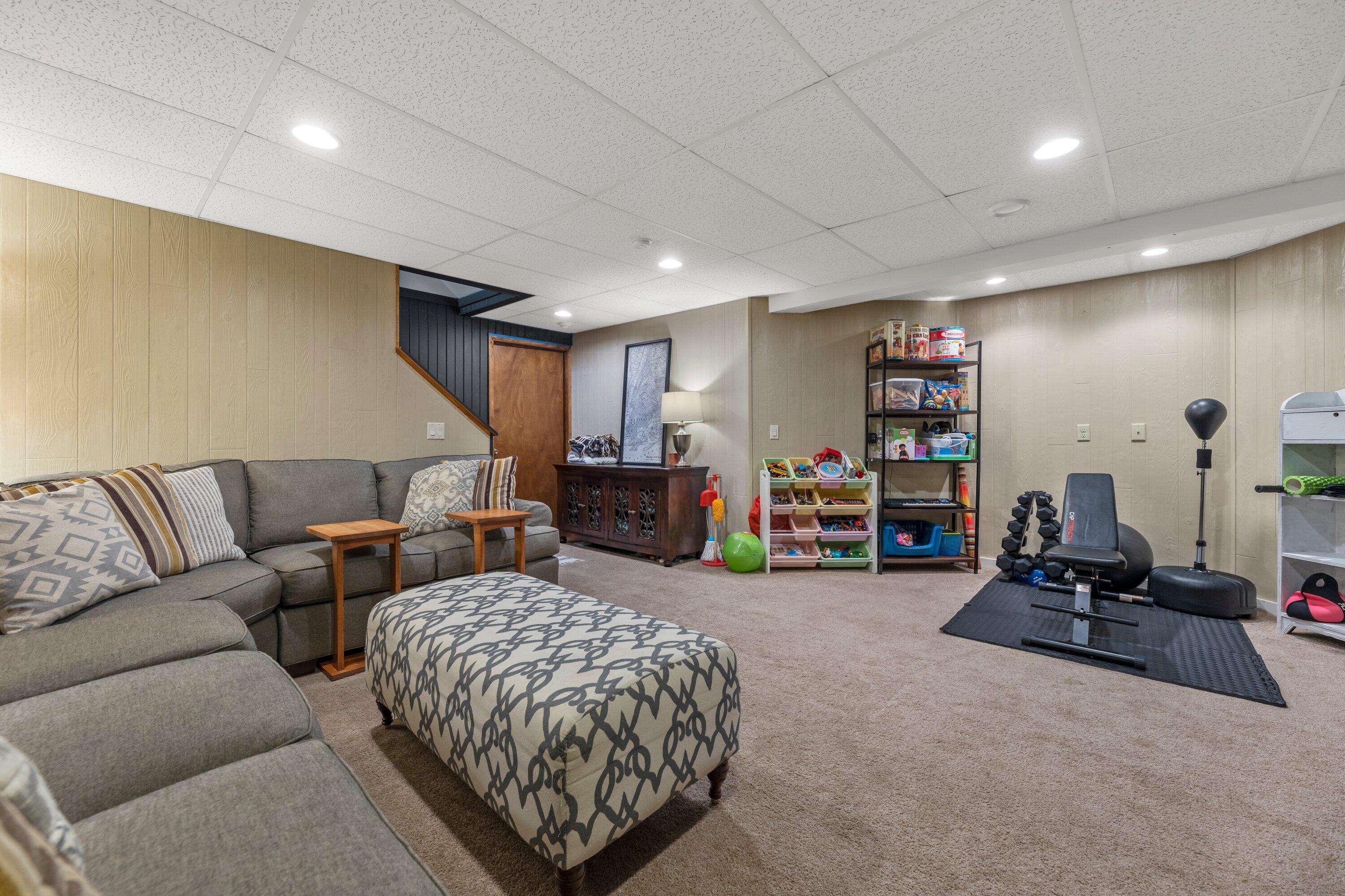 2719 Lavine Ln