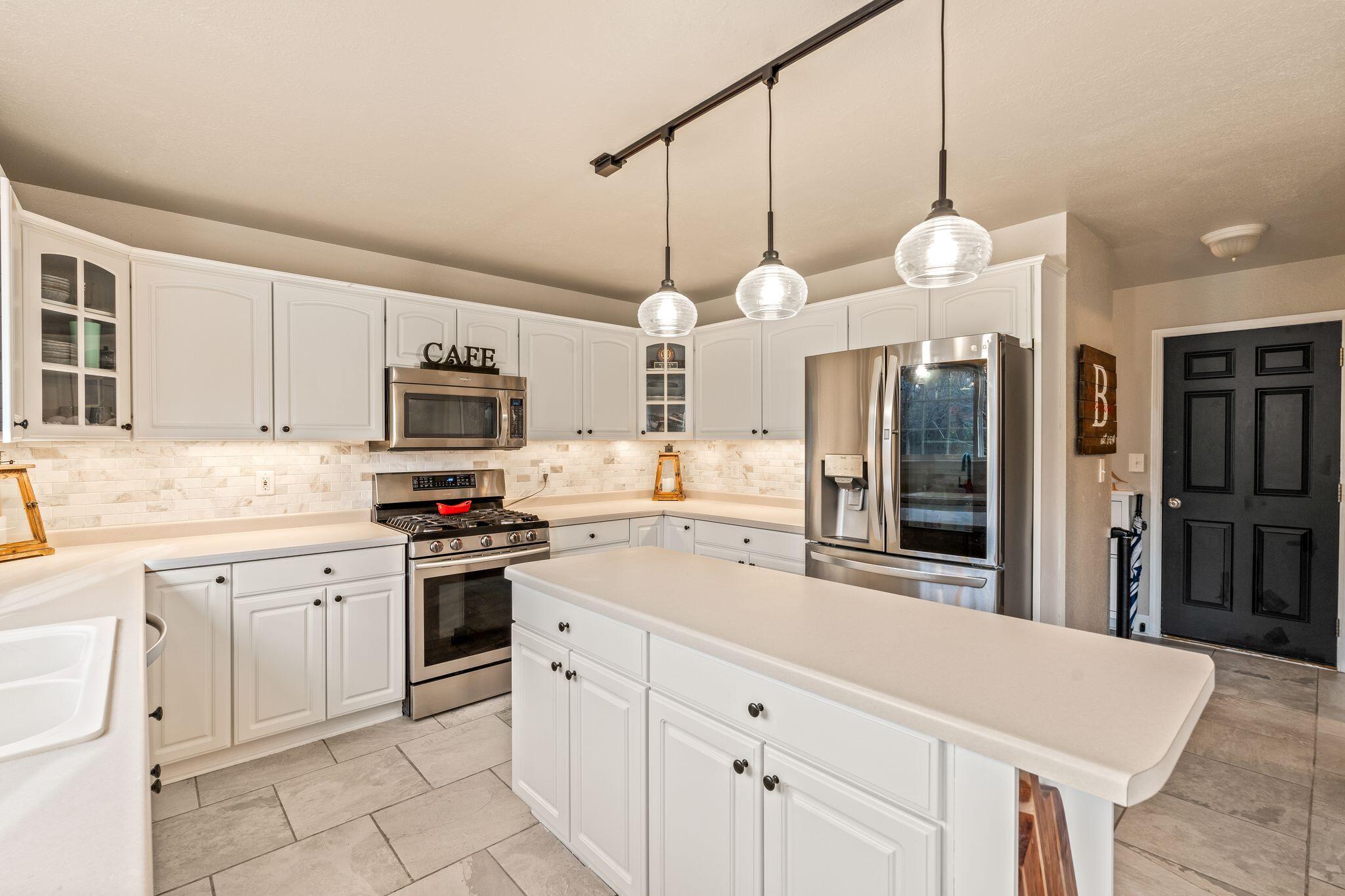 W143N9659 Amber Dr