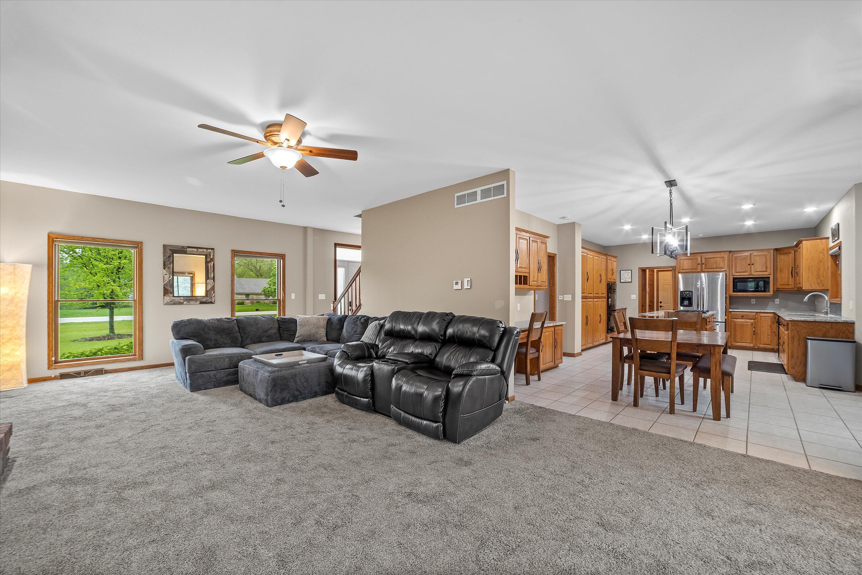 3626 E Cliffe Dr