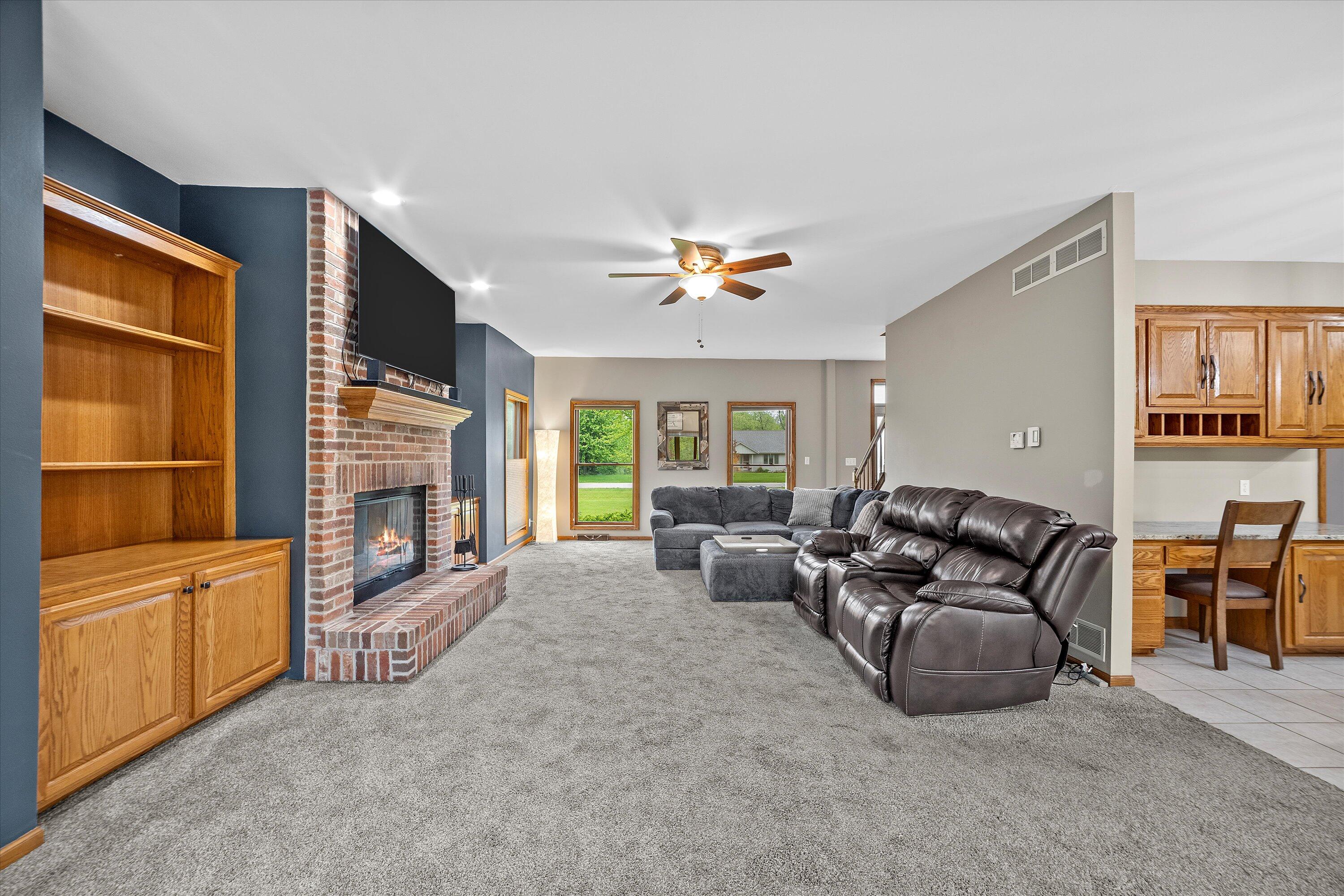 3626 E Cliffe Dr