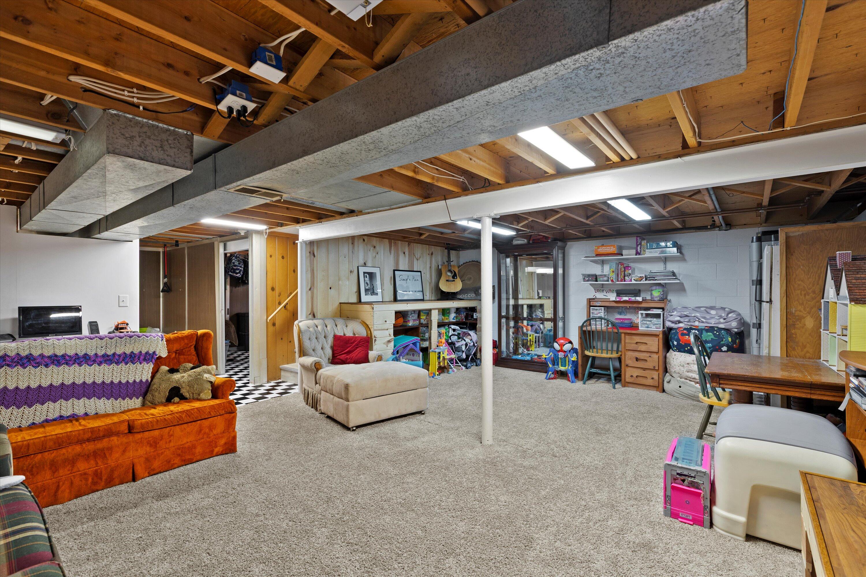 12232 W Florist Ave