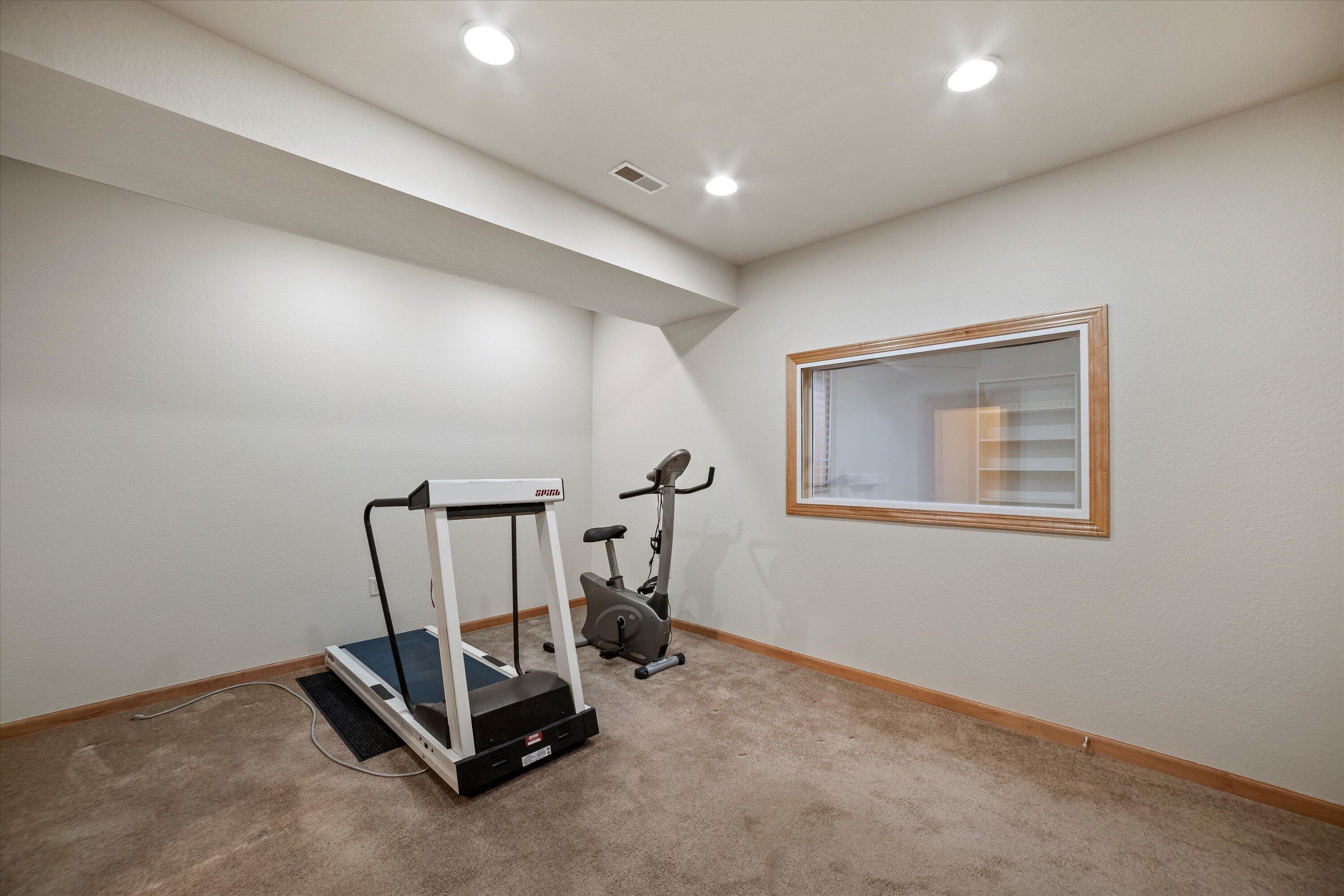 768 Coyote Ct