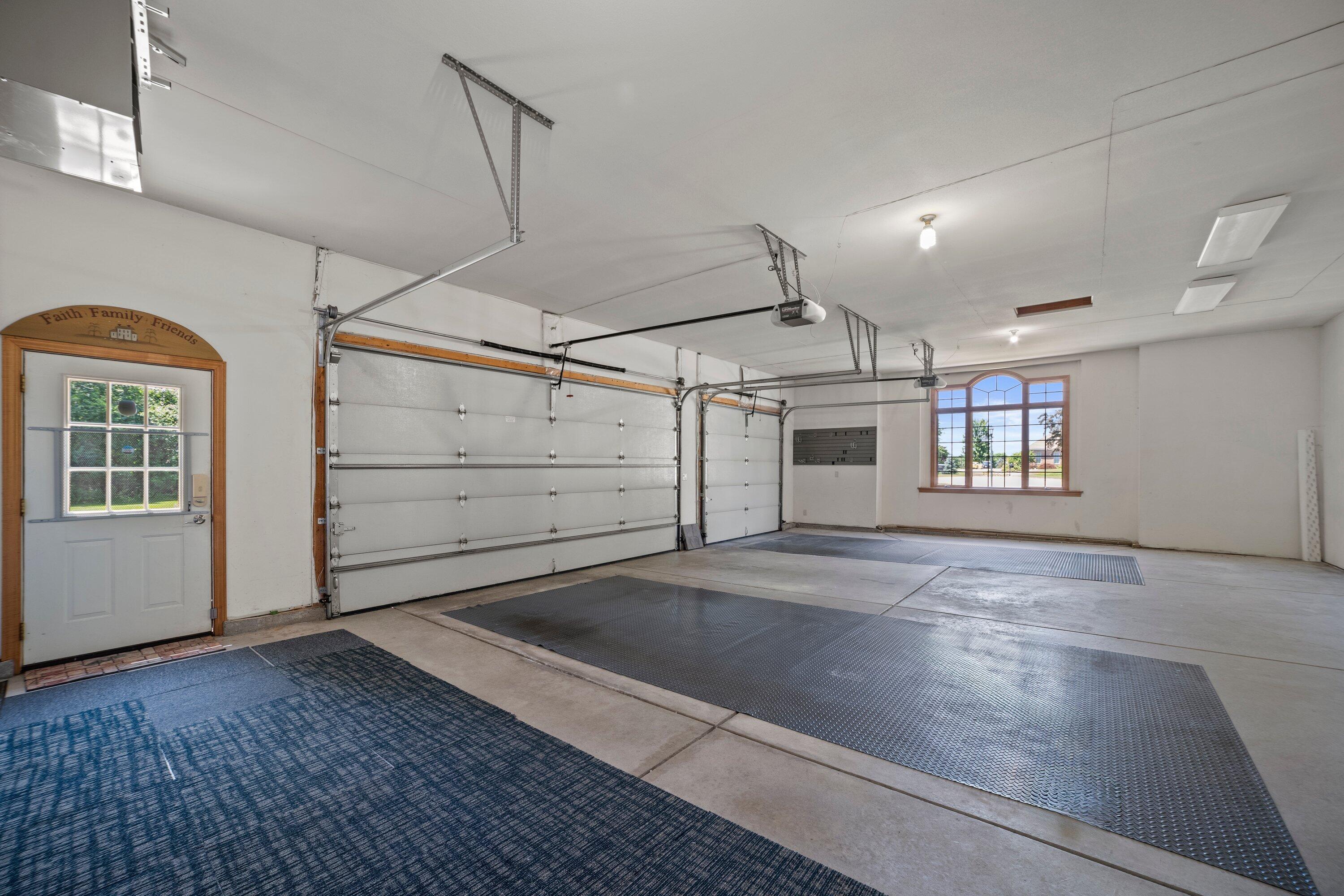 768 Coyote Ct