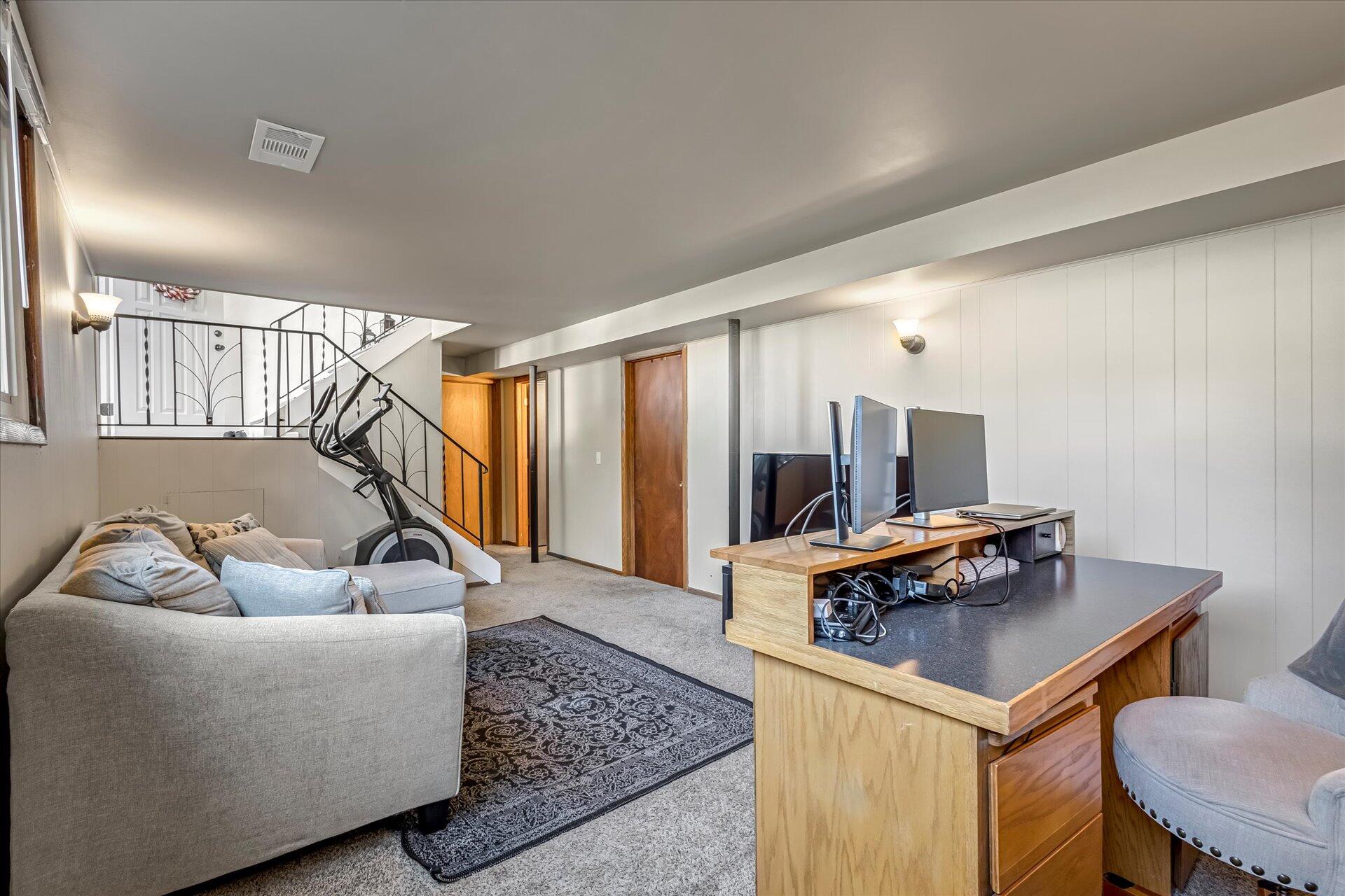 1328 N 14th Ave