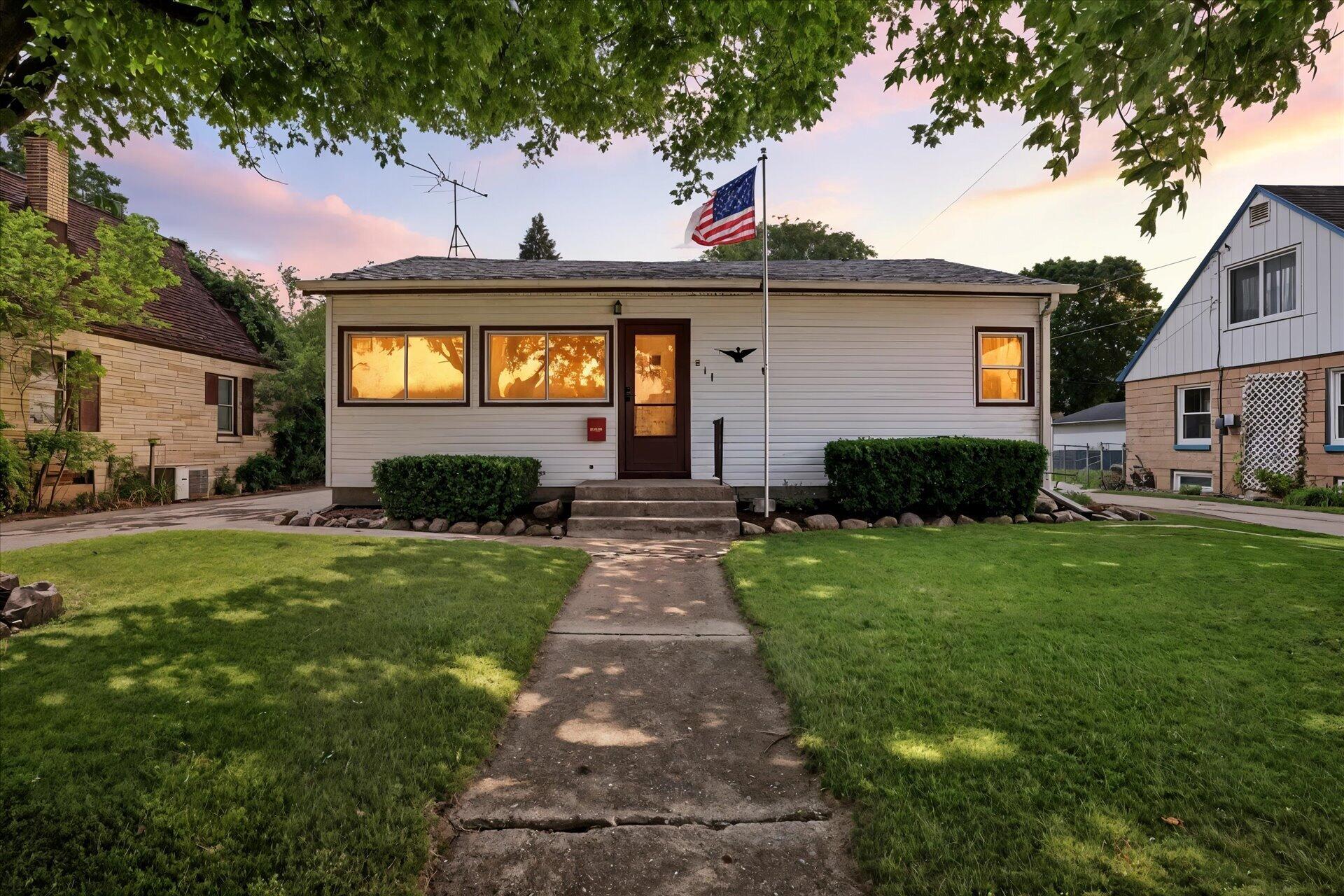211 Coolidge Ave
