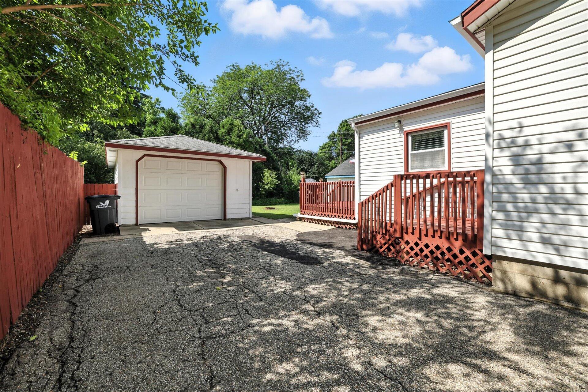 211 Coolidge Ave