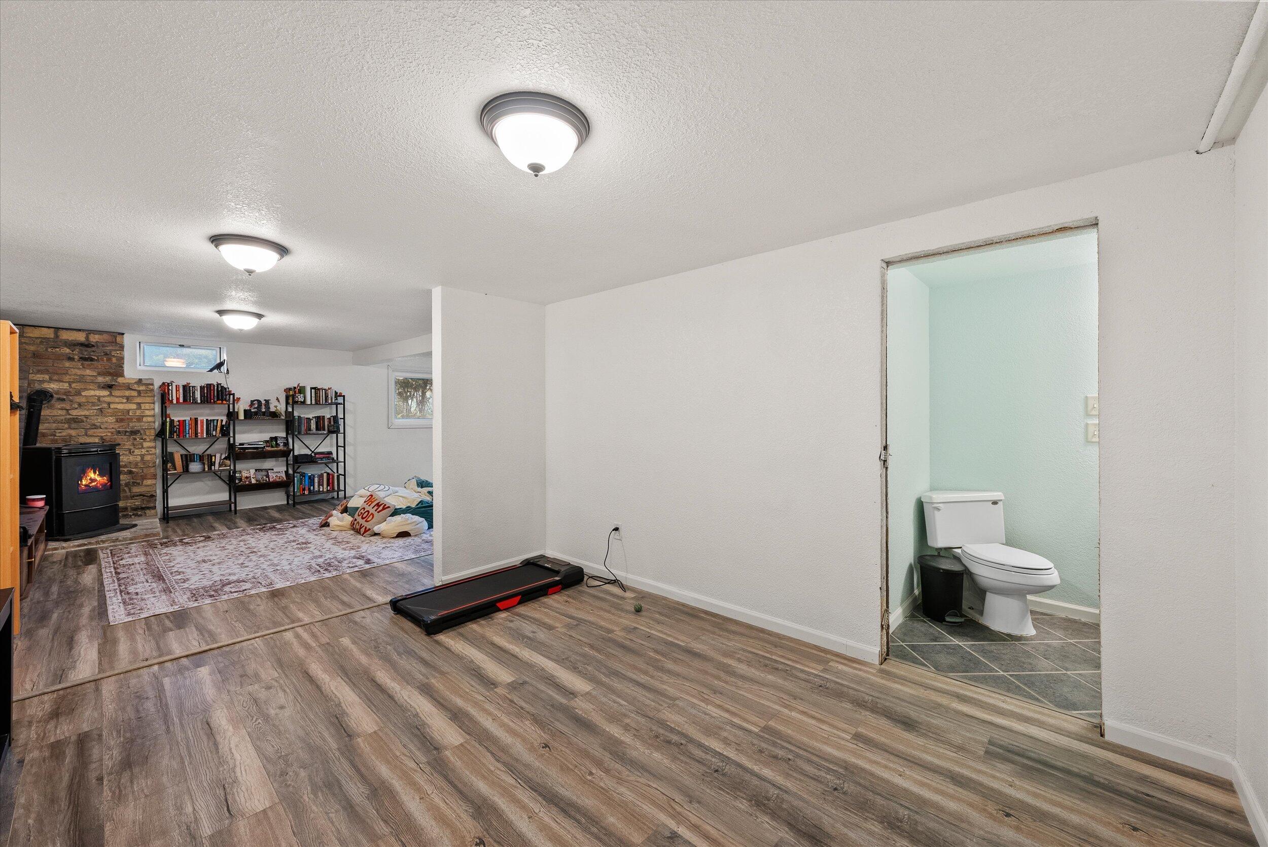 7360 Rustic Rd